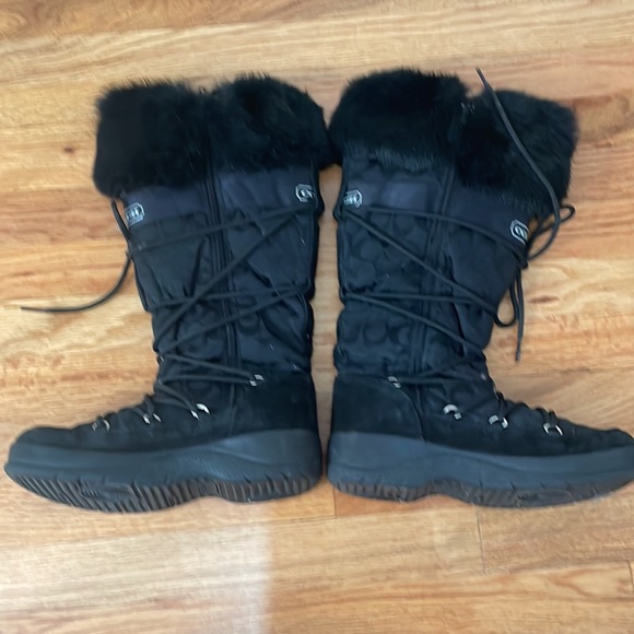 All black size 7.5 designer snow boots barely used! - Picture 4 of 4